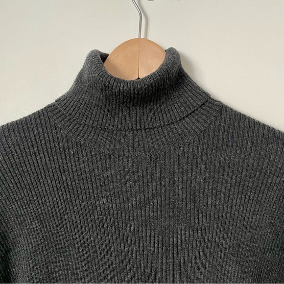 Ralph Lauren Black Label Designer Ribbed Long Sleeve Turtleneck Sweater - Picture 6 of 8